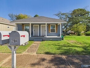 Building Photo - 2104 Levert St NE