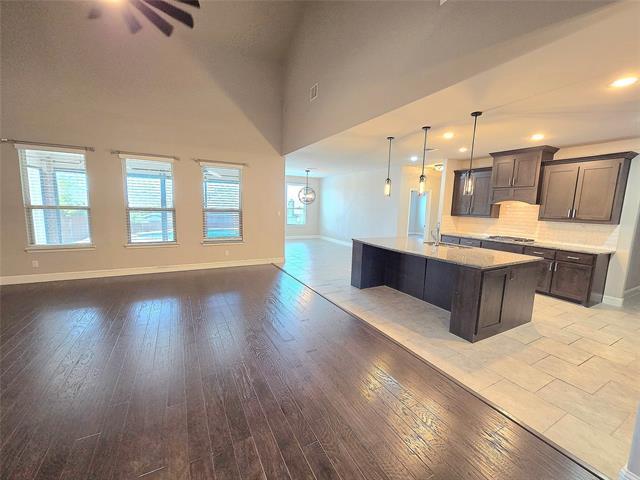 Building Photo - 6916 Talon Dr