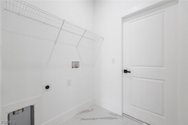 Building Photo - 2713 25th St SW