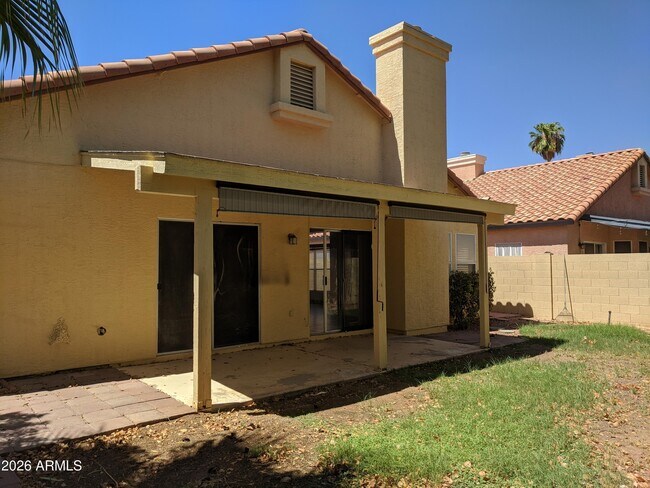 Building Photo - 1321 N Jamaica Way