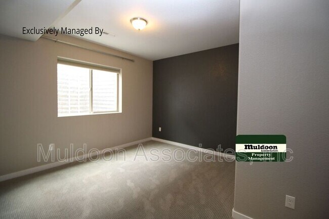Building Photo - 2322 Pelican Bay Dr