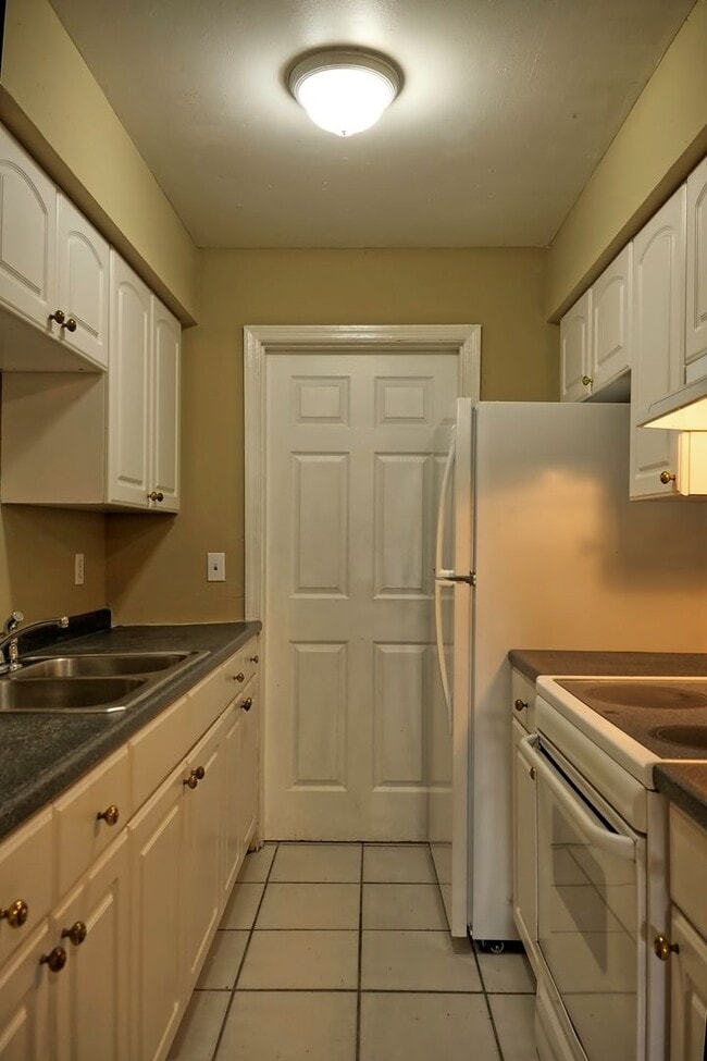 Building Photo - Spacious 2/2 Maitland Townhome with large ...