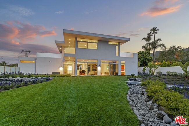 Building Photo - 5738 Busch Dr