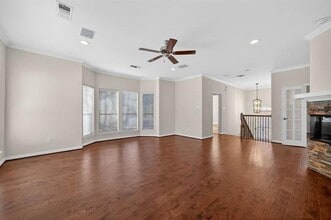 Building Photo - 5735 Richmond Ave