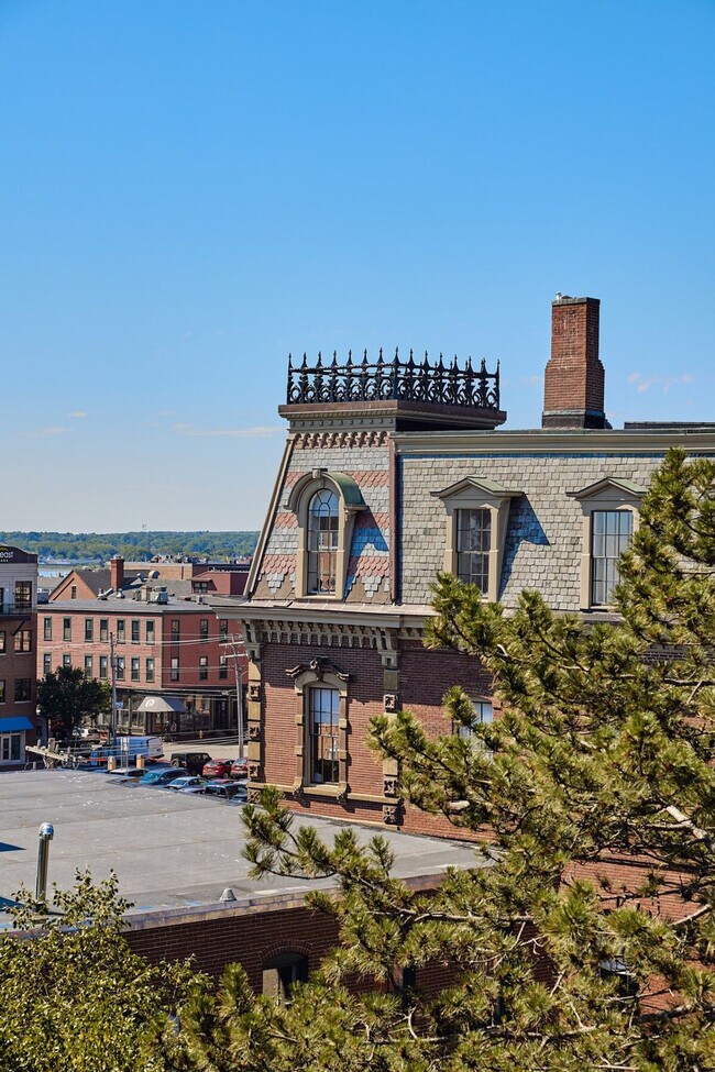 Building Photo - 83 Middle St