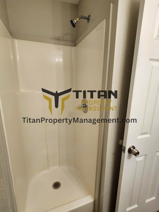 Building Photo - 2 bed/2 bath Apartment