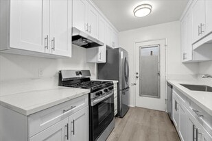 Building Photo - 1236 McClellan Dr