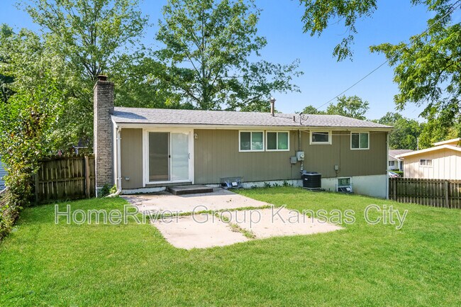 Building Photo - 1124 NE 52nd Pl