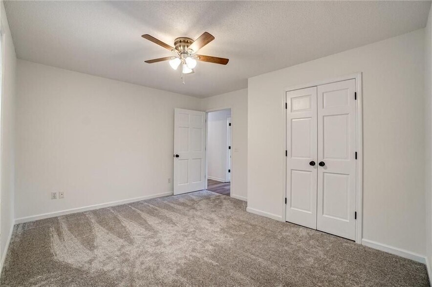 Building Photo - 701 Longview St