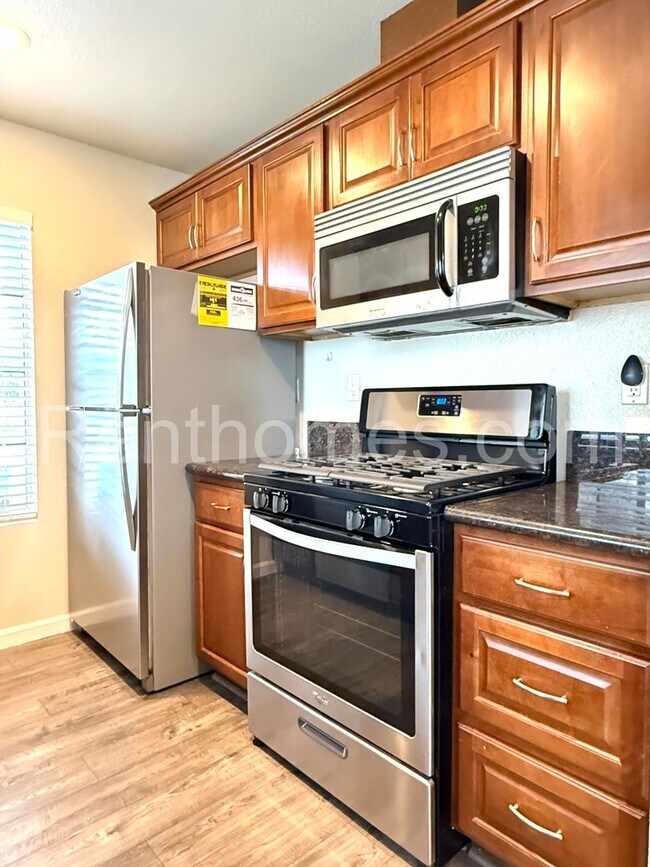 Building Photo - Mira Mesa, 8545 Summerdale Rd #225, Granite Counters, Stainless Steel Appliances, Central AC.