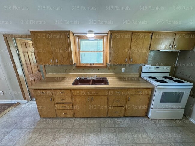 Building Photo - $850- 2 bed 1 bath - Single Family Home