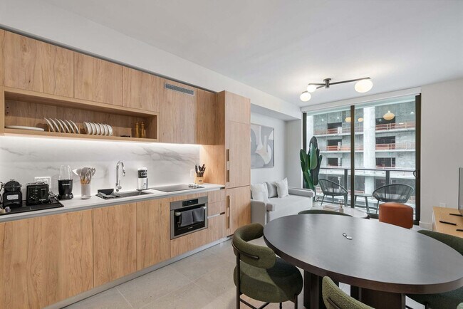 Building Photo - 11 NE 6th St