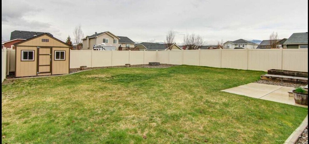 Back yard - 1826 N Meyers Rd