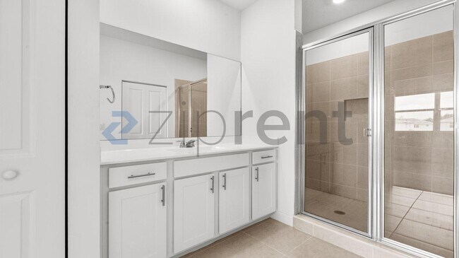 Building Photo - Unit