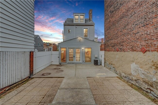 Building Photo - 5264 Dresden Wy