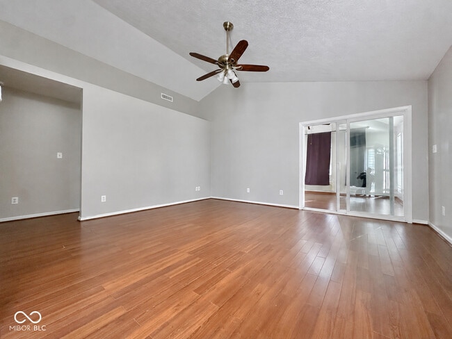 Building Photo - 7226 Parklake Cir