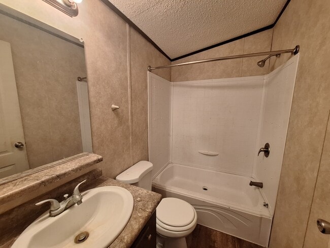 Building Photo - 1134 Kelly Dr