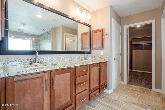 Building Photo - 2241 Tierra Delmonte Dr