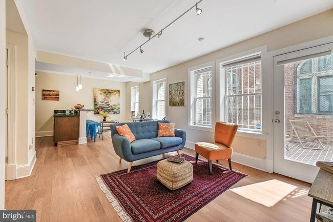 Primary Photo - 1465 Columbia Rd NW