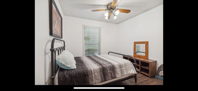 Building Photo - 1820 Whispering Hills Trl
