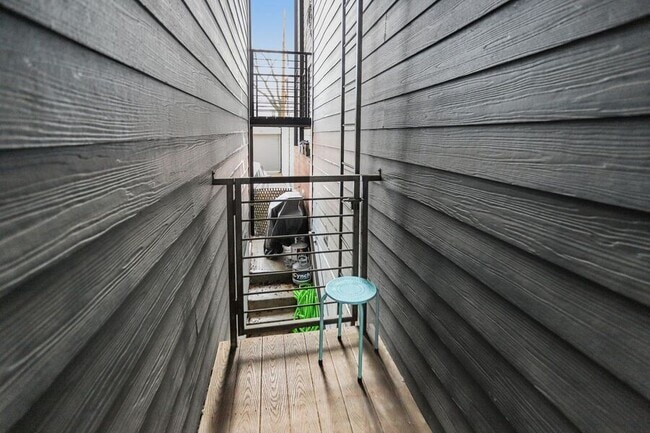 Building Photo - 816 Kennedy St NW