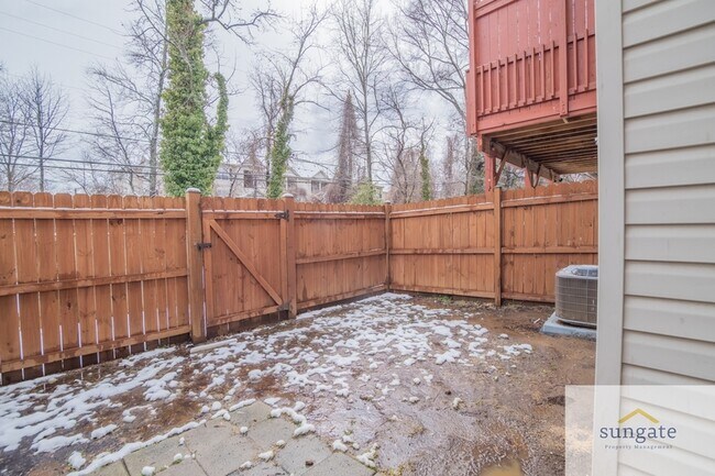 Building Photo - 113 Brightwater Dr