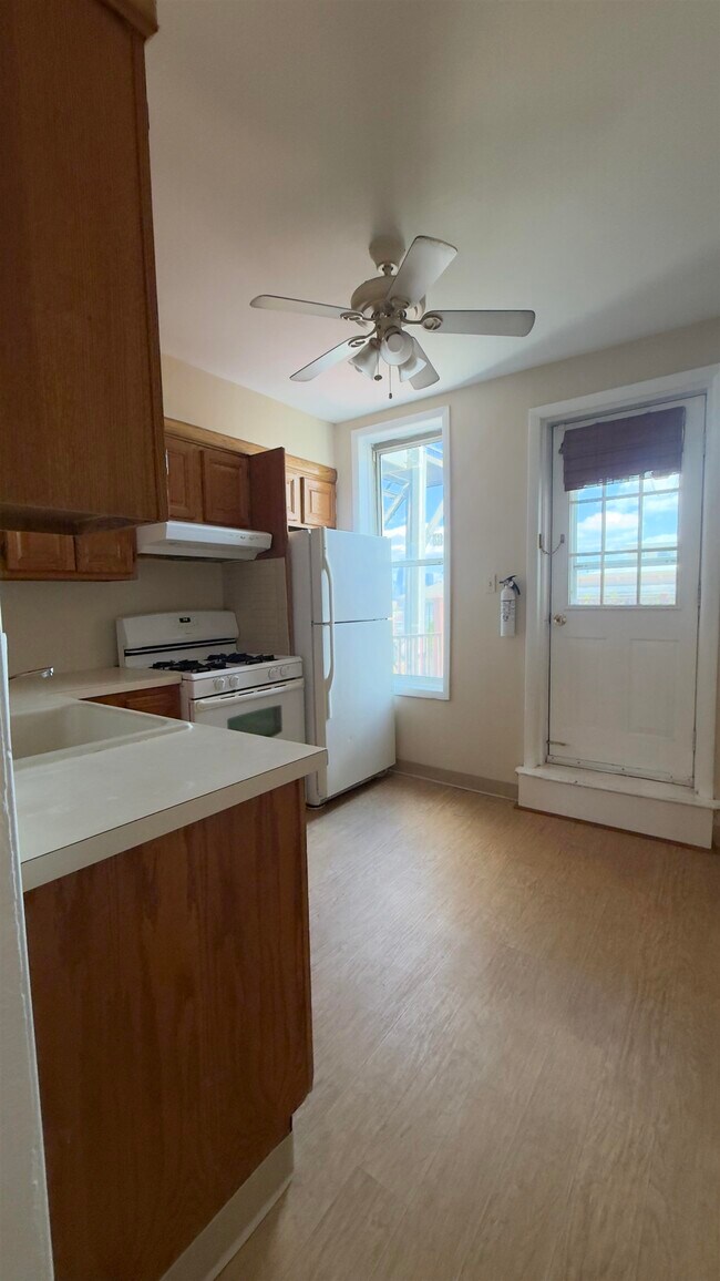 Building Photo - 628 Palisade Ave