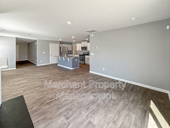 Building Photo - 106 Green Oak Dr