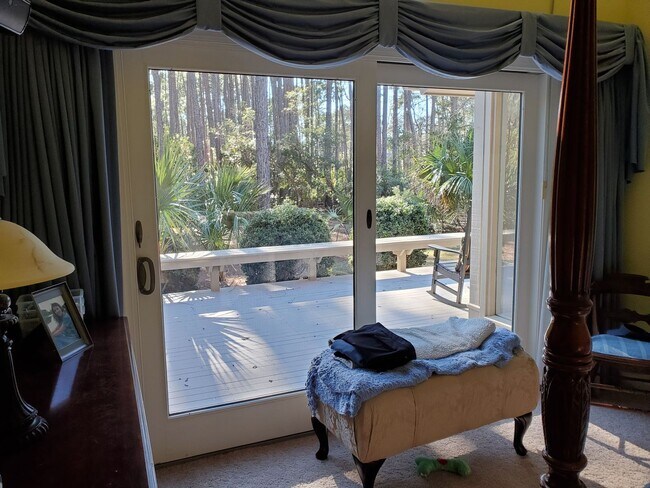 Building Photo - 6 Club Course Ln