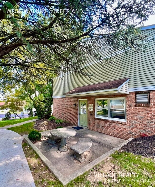 Building Photo - 86 W Walnut St