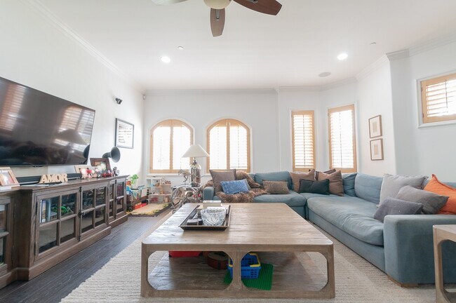 Primary Photo - 143 N Arnaz Dr