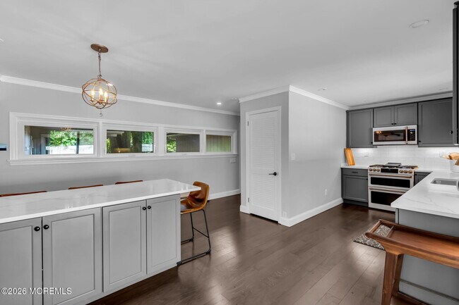 Building Photo - 10 Woodland Terrace