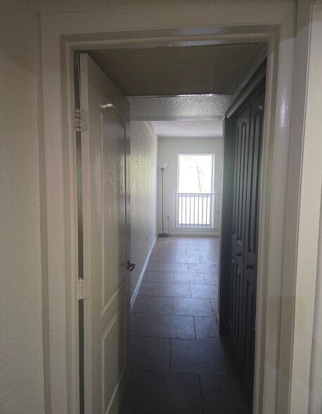 Building Photo - 8950 SW 69th Ct