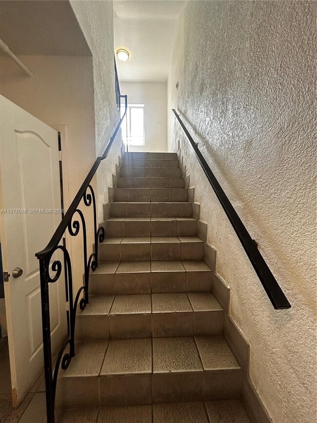 Building Photo - 820 Euclid Ave