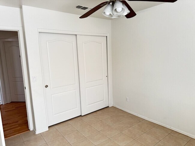 Building Photo - Jewel in South Tempe 3 bedroom rental
