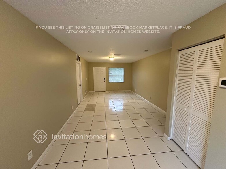 Building Photo - 1672 W Breezy Ln