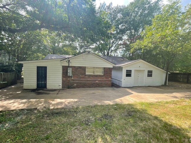 Building Photo - 9154 Haleville St