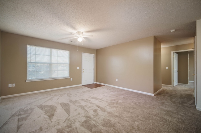 Building Photo - Arrowhead Dr******Senior 55+ Community****** Rent $1024/month