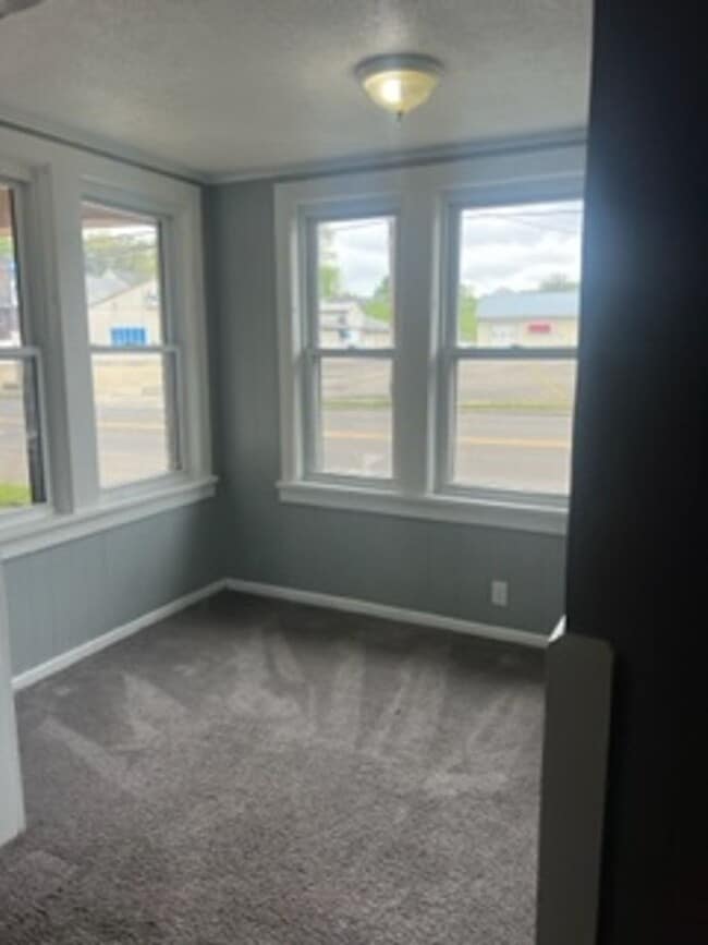 Primary Photo - Newly Renovated 2 Br 1 Ba Sunroom, Basemen...