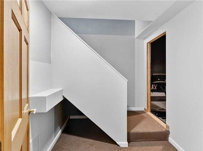 Building Photo - 239 Bulgarmarsh Rd