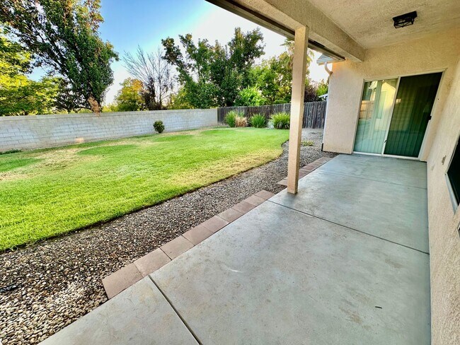 Building Photo - North Clovis 3/2 Near Buchanan Education C...