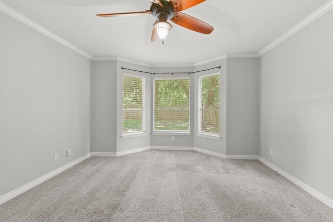 Building Photo - Charming 4-Bed in Clear Lake ISD – Move-In...