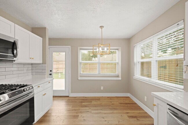 Building Photo - 19211 Haystream Dr