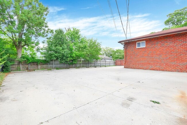 Building Photo - 1029 Binns Blvd