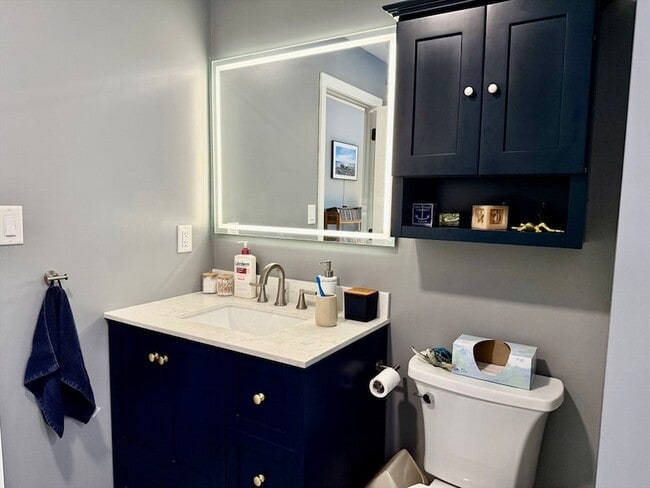 Building Photo - 12 Holiday Dr