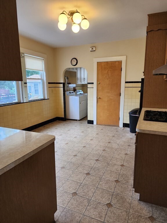 Building Photo - 34 Averton St