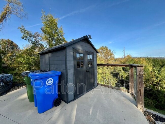 Building Photo - 21 Toxaway St