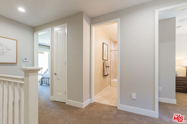 Building Photo - 4376 Paxton Pl