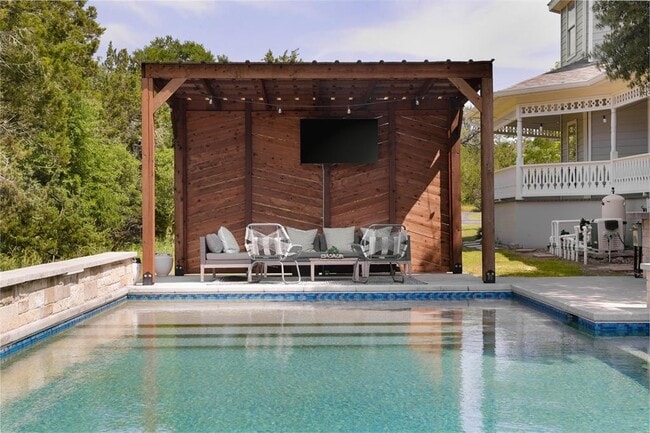 Building Photo - 11505 SW Oaks