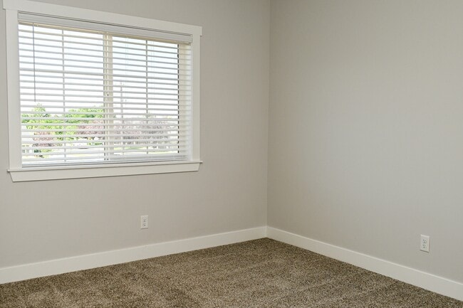 Building Photo - 1593 N 160 W